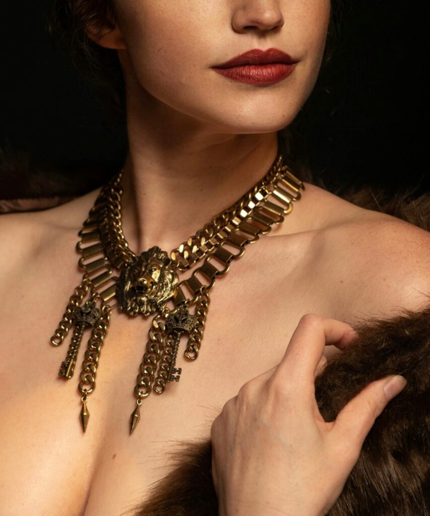 Maximalist jewelry 